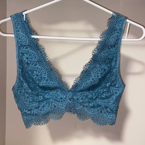 NWOT Victoria’s Secret Lace Bralette - Picture 1 of 2
